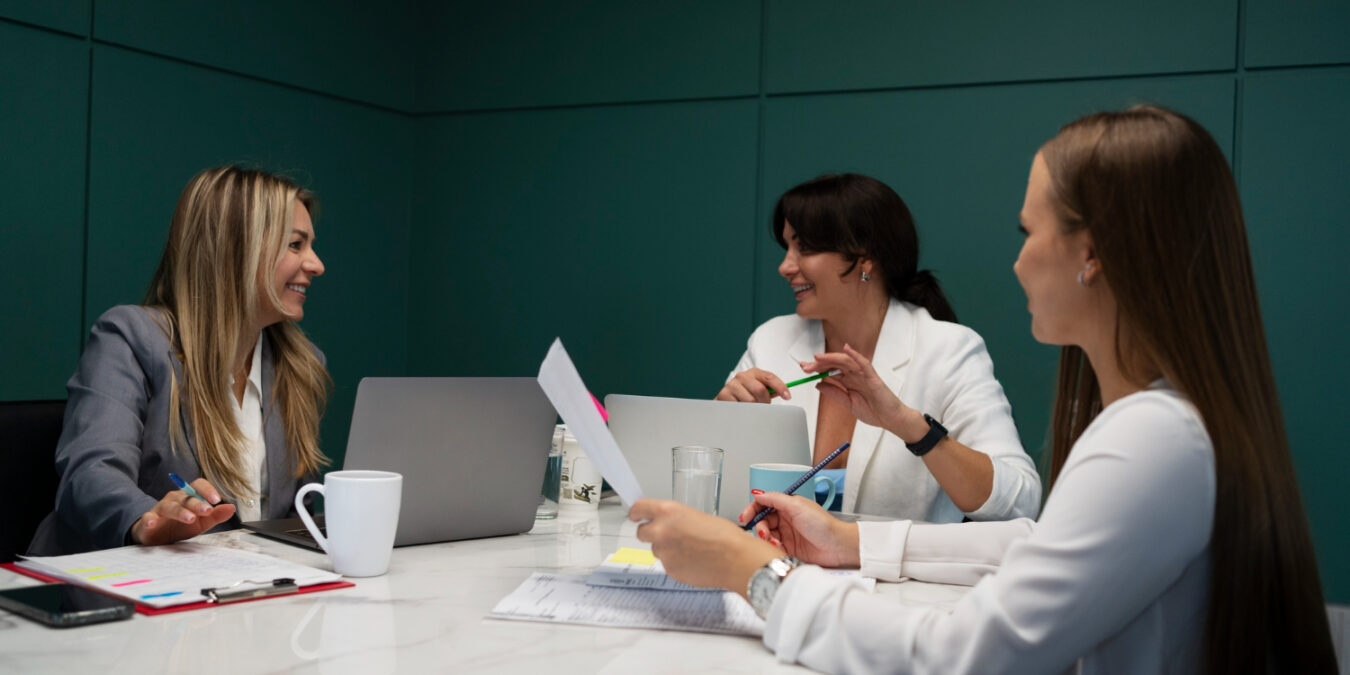 HR team providing benefits education to reduce employee stress